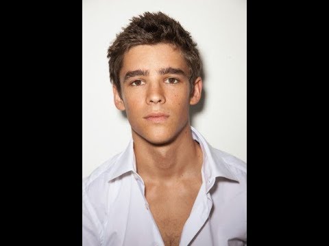 Brenton Thwaites Kisses