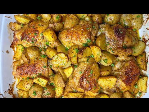 Baked Italian Dressing Chicken Thighs and Potatoes - Juicy Italian Dressing Chicken Thighs