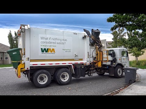 Peterbilt 320 - Labrie Automizer Garbage Truck