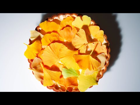 Tart with ginkgo leaves - ASMR