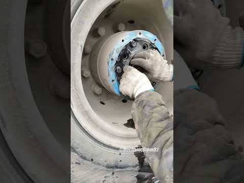 P5 Smooth Performance: A6E Middle Axle Reducer Maintenance #short #shorts