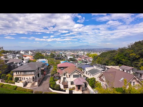 A walk through a suburban residential area with a view of Mt. Fuji and the Shonan Sea. 【4K Japan】