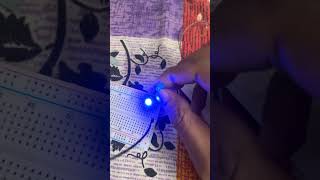 Aisa kyo ho rha (why this is happening) #ledlights #arduinoproject #arduinoworkshop comment