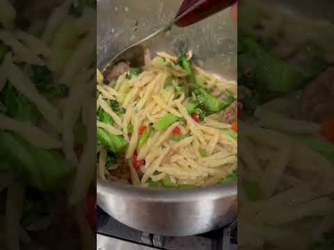 Finally being disciplined about prepping all my pasta ingredients FIRST. (Veggie pasta primavera)