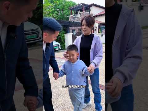 我家小宝可以自己刷牙洗脸穿衣服了，以前不敢上台说话，现在也可以了😄