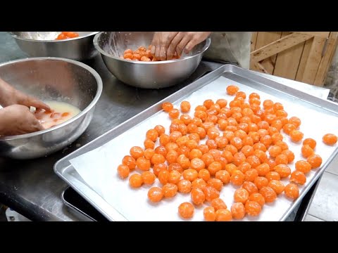 How Salted Duck Egg Yolk Pastry is Made / 手工酥皮蛋黃酥！可愛與美味兼具的中壢必買伴手禮 , 再來鴨