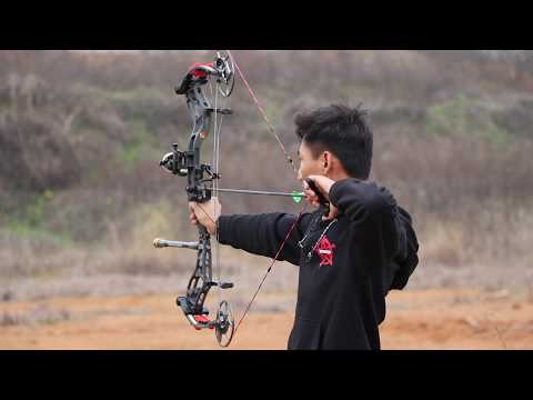 复合弓慢动作下的射箭Compound bow archery