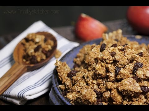 EASY Maca Superfood Granola Recipe - superfood breakfast