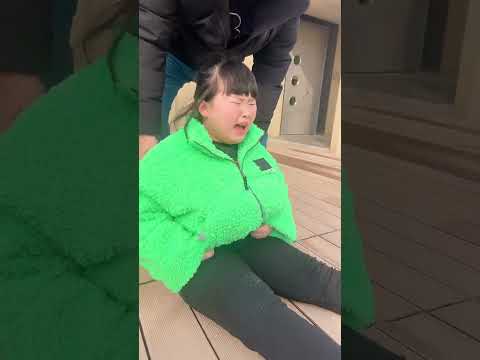 没有危险的时候爸爸就是最大的危险⚠️ #爸爸带娃 #搞笑父女 #人类幼崽成长记【肉蛮多妈妈】