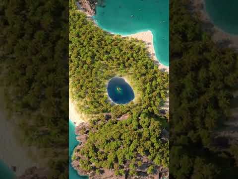 Infinite Zoom on Island 3D Animation