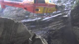 2012 1017 Amazing helicopter Rescue in Taiwan, Tai-Chi Canyon.....