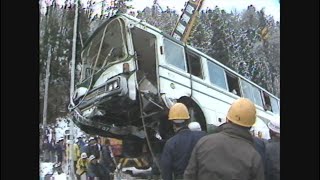 川に転落　大学生ら25人死亡　犀川スキーバス事故38年　運行管理の課題…7年前にも軽井沢で15人死亡