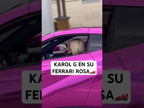 Karol G en su Ferrari por Miami 🏎️