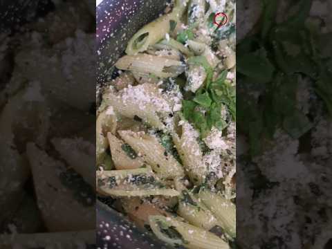 Quick and easy spinach pasta #short video