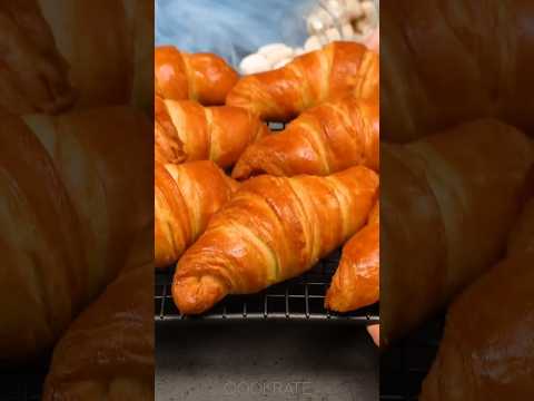 EASY & TASTY CROISSANT #shortsrecipe #dessertshorts #croissant #sweetshorts #tastyrecipes