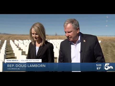 Rep. Lamborn honors Retired Col. Victor Fernandez on Veterans Day at Pikes Peak National Cemetery