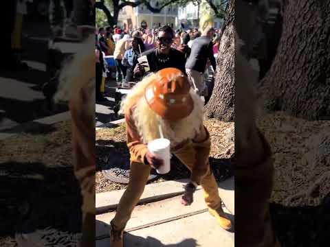 Lady Rollers: Secondline Sunday in NEW ORLEANS #NEWORLEANS #SECONDLINE #SECONDLINESUNDAY