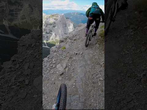 No room for wrong moves 😳 #mtb #cliff #crazy #mountains