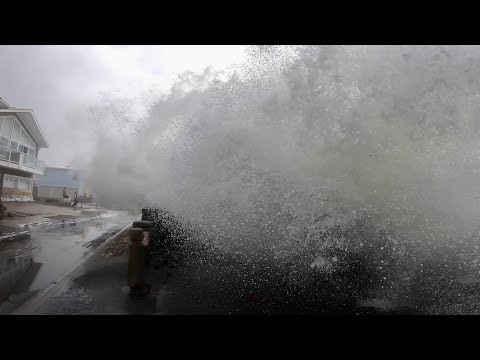 HUGE waves damage homes Pacifica pier CLOSED