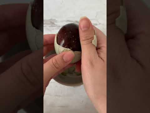 Eating 1,000-Year-Old Egg 🥚