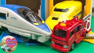 プラレール 新幹線や電車で色を覚えよう！ 子ども向けおもちゃ動画 トミカの消防車やのりものが登場!【ウピさん＆upisch】