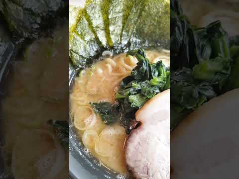 横浜家系ラーメン印西家の豚骨醤油ラーメン海苔トッピング！油多め🍜