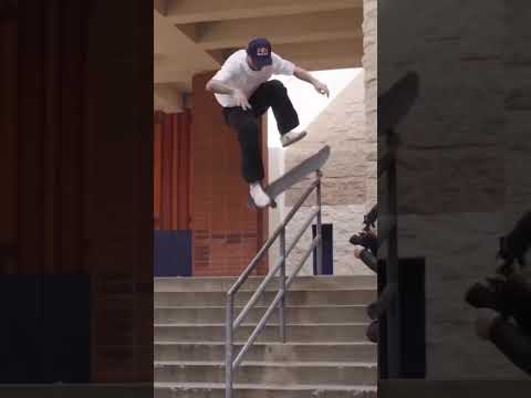 Gustavo Ribeiro, 360 flip noseblunt slide shove-it out. 🤯 #shorts