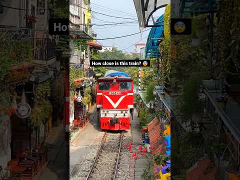 Must visit in Hanoi: Hanoi Train Street 🚂 #vietnam #hanoi #trainstreet #southeastasia