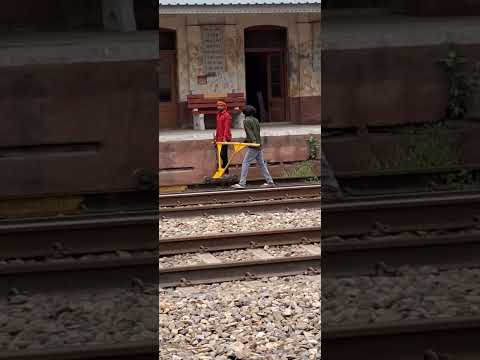 Free Ke Jhoole Lete Railway Karamchari #railwayman #funny