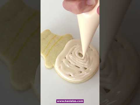 Easy Eyes with Royal Icing