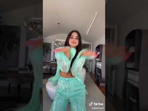 Addisonrae dancing to her Savage Remix