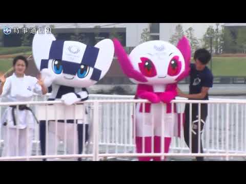 ミライトワとソメイティが水上パレード