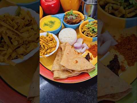 Ghar ka khana #gharkakhana #makehathka #homemade #homefood #thali #vegthali #lunchthali #lunchtime