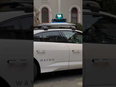 Awesome Waymo fully autonomous robotaxi on its way to the next customer in San Francisco!