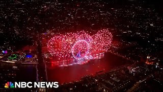 Watch New Year’s 2025 celebrations from around the world