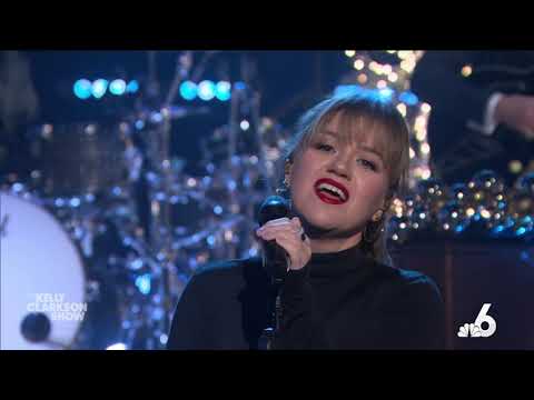 Kelly Clarkson - Underneath the Tree (slow version) - The Kelly Clarkson Show - December 22, 2023