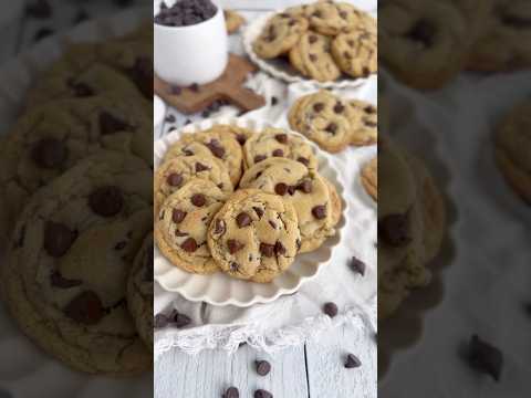 The Best Classic Chocolate Chip Cookies!!! #cookies #baking #bake #chocolatechipcookies #recipe