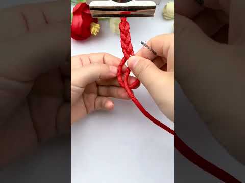 Autumn is here. Sweater ropes are different. Rope braiding skills sharing. Handmade DIY. Sweater