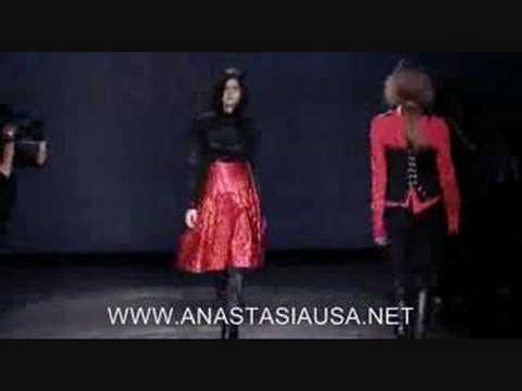 A.F. Vandevorst Fall-Winter 08-09 Runway Show (Part 1 of 2)