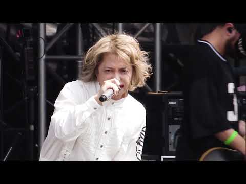 HYDE - ANOTHER MOMENT (Live at MONSTER baSH)