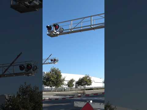 Railroad Crossing Gate Smacks The Ground Hard, Aviation Dr 8/6/2024