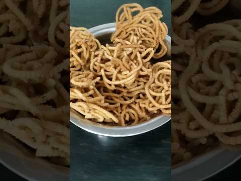 #howtomake #onionchakralu #chakralu #onion #youtubeshorts #ytshorts #viral #trending #shorts #snacks