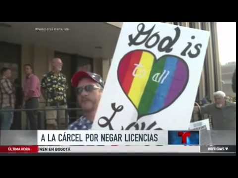 Video: Va presa por negar licencias de matrimonio gay