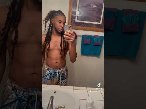 Would u date a guy with fake locs ?