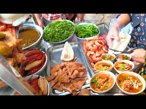 24 Hours Experience Street Food Like a Local // STREET FOOD IN SAI GON, VIETNAM