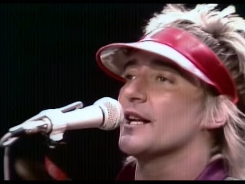 Rod Stewart - Oh God, I Wish I Was Home Tonight (Official Video)