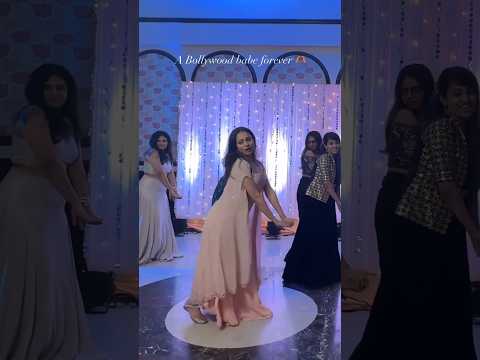 Bollywood night dance | Jhoomka Gira re | A bollywood baby forever #sangeetdance #bollywood #bride