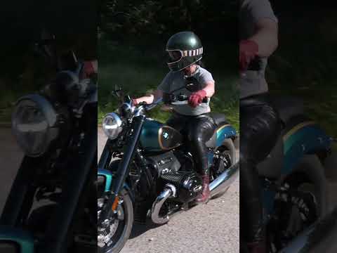 Rider shows off BMW R 18