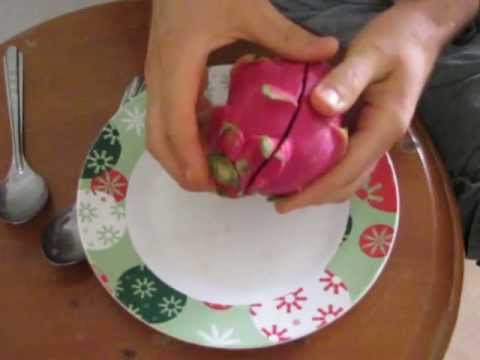 How To Eat Dragon Fruit - SHORT VIDEO!