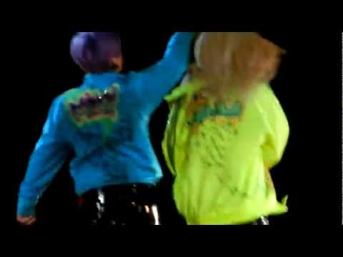 [Fancam] 2NE1 - Fire (New Evolution Global Tour Singapore 2012)